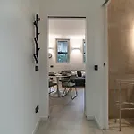 شقة 9 Min Walk From Porta Nuova, Design And Elegance *