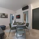 شقة 9 Min Walk From Porta Nuova, Design And Elegance *