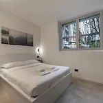 شقة 9 Min Walk From Porta Nuova, Design And Elegance *
